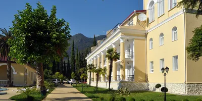 Отель с бассейном в Абхазии, Гаграх — Лазурный берег