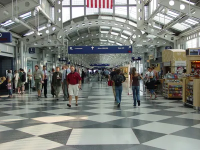 Аэропорт Чикаго редакционное стоковое изображение. изображение  насчитывающей публика - 32534934