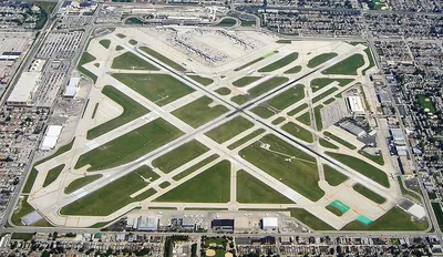 Чикаго, Иллинойс - Маре 31: Чикаго О'Хара Аэропорт Интерьера 31 Марта 2013  Года В Чикаго, Штат Иллинойс. Это Второй По Загруженности Аэропорт В Мире И  Был Признан \"Лучшим Аэропортом В Северной Америке\"
