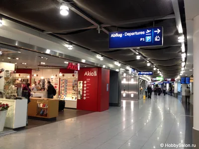 Зала аэропорта Дюссельдорф редакционное стоковое фото. изображение  насчитывающей самомоднейше - 144928553