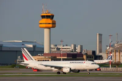 Аэропорт Гамбурга не возобновил работу после инцидента с заложником