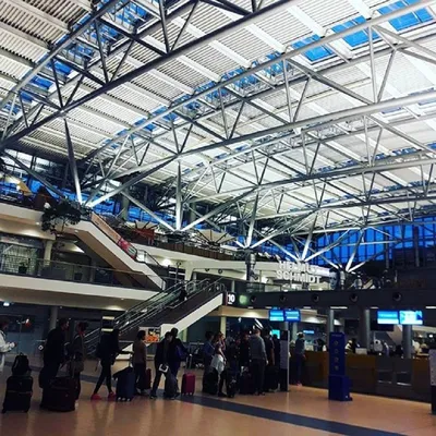 Аэропорт Гамбурга закрыли из-за неизвестного вооруженного человека - РИА  Новости, 05.11.2023