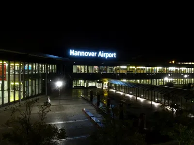 File:Hannover Airport Terminal.jpg - Wikimedia Commons