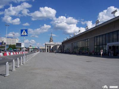 Аэропорт Кольцово, Екатеринбург. Гостиницы рядом, онлайн-табло прилета и  вылета, рейсы, парковка, как добраться — Туристер.Ру