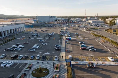В аэропорту Красноярска обновили навигацию парковки возле терминала - KP.RU