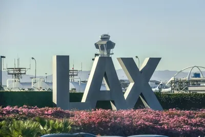 4 airport workers fall ill at LAX from apparent gas leak | CNN