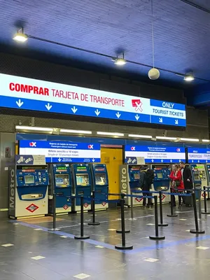 Аэропорт Мадрида «Барахас» — отели рядом, онлайн-табло прилета и вылета,  схема, как добраться | Туристер.Ру