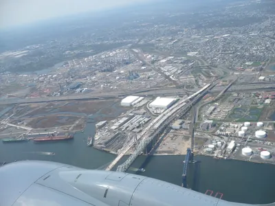 LaGuardia Airport - Wikipedia