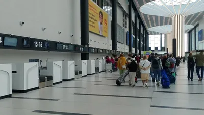 Туристы из Новосибирска застряли в аэропорту Казахстана