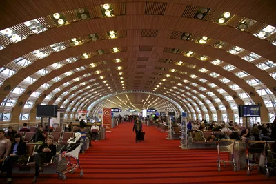 Аэропорт «Шарль де Голль» («Руасси — Шарль де Голль») в Париже