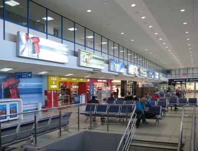 Новый терминал с футуристичными колоннами открыли в аэропорту Толмачёво