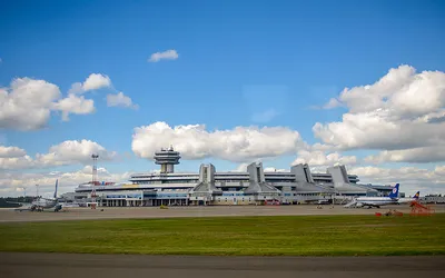 Как попасть в здание аэровокзала Национального аэропорта Минск?