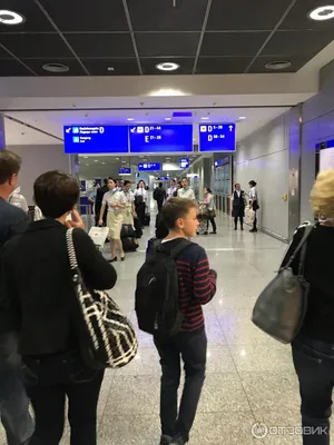 Авиапорт Франкфурта-на-Майне Редакционное Фото - изображение насчитывающей  путешествие, соединение: 92786921