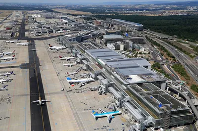 Крупнейший аэропорт в Германии переносит открытие нового терминала и  сокращает рабочие места | Экономическая правда