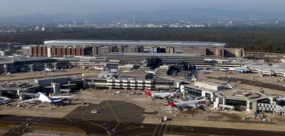 Аэропорт Франкфурта-на-Майне. Отели рядом, онлайн-табло прилета, схема, как  добраться — Туристер.Ру
