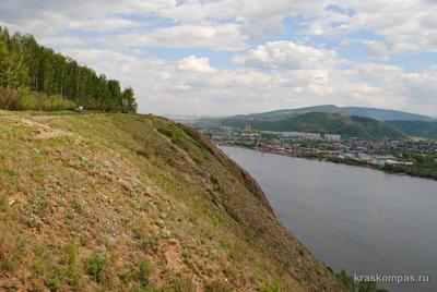 В Красноярске жители Удачного критикуют подсветку новой лестницы - KP.RU