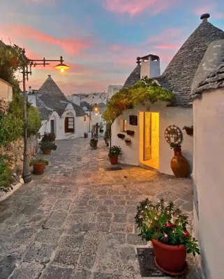 https://unsplash.com/s/photos/alberobello