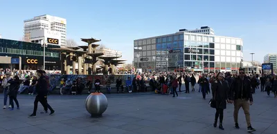 Площадь Александерплац в Берлине, Германия Редакционное Фото - изображение  насчитывающей самомоднейше, европейско: 168027966