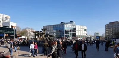Панорама Александерплац В Берлине В Высоком Разрешении На Фоне Голубого  Неба — стоковые фотографии и другие картинки Берлин - iStock
