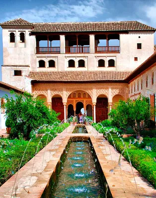 File:Vista de la Alhambra.jpg - Wikimedia Commons