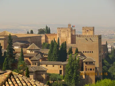 Дворец Альгамбра В Гранаде Испания — стоковые фотографии и другие картинки  Гранада - Испания - Гранада - Испания, Альгамбра - Испания, Испания - iStock