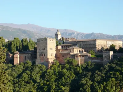 Дворец Альгамбра – музей исламской архитектуры в Испании