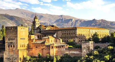 Дворец Альгамбра можно посетить после захода солнца с 22:00 до 23:30.  Испания по-русски - все о жизни в Испании