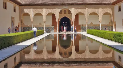 Дворец Альгамбра, Исламскую Украшения, Гранада, Андалусия, Испания  Фотография, картинки, изображения и сток-фотография без роялти. Image  43480774