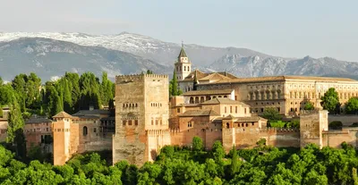 Двор крепости Альгамбра (Испания) - ePuzzle фотоголоволомка