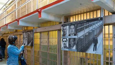 Внутри тюрьмы Alcatraz, Сан-Франциско Редакционное Фото - изображение  насчитывающей нутряно, строя: 104999726
