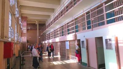 Тюремной камеры алькатрас редакционное стоковое фото. изображение  насчитывающей внутрь - 213897018
