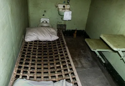 Алькатрас – тюрьма с единственным успешным побегом Тюрьма для  военнопленных, а позже для самых опасных преступников, где содержался… |  Instagram