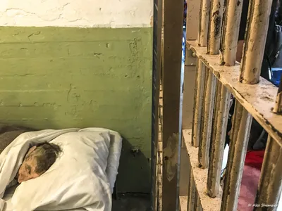 Гиперреалистично тюрьма Алькатрас, …» — создано в Шедевруме
