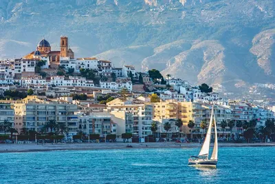 Experience the Quaint Splendour of Altea in Spain - Travelsewhere