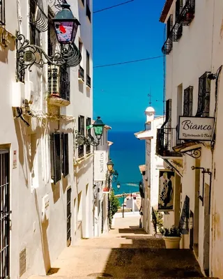 Altea Spain Top Things to Do 4K 🌞 Costa Blanca ▻ Travel Guide ▻ - YouTube