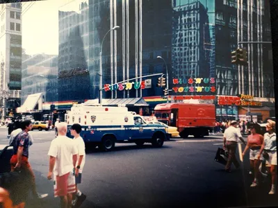 В начале 90-х в США: редкие фото Нью-Йорка 1992 года - Башни-Близнецы, уже  запрещенная реклама, Levi's и фильм \"The Warriors\". | Море. Музыка. Туризм.  | Дзен