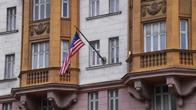 Посольство рекомендовало гражданам США немедленно покинуть Россию — РБК