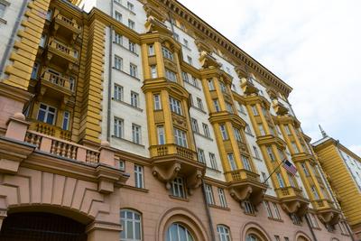 Посольство США в Москве призвало американцев уезжать из России