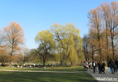 английский сад Германия Munich Редакционное Фотография - изображение  насчитывающей парк, интерес: 22522842