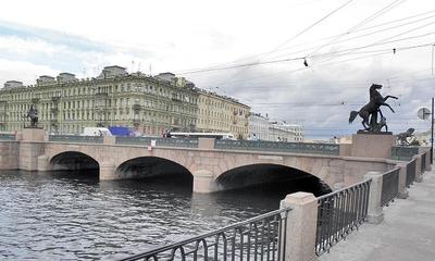 Санкт-Петербург. Аничков мост. Скульптура \"Укрощение коня\"» картина Малых  Евгения маслом на холсте — купить на ArtNow.ru