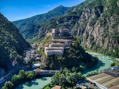 The “Castelli” in the Mountain Paradise of Italy's Aosta Valley – La Voce  di New York
