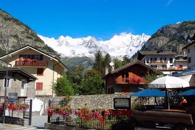 Winter in Aosta, Italy Walking Tour - 4K - YouTube