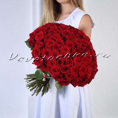 Аренда букета из 101 розы для фото | Доставка цветов в Москве
