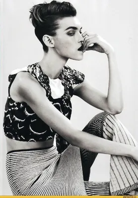 Модель с обложки: Аризона Мьюз | Vogue UA
