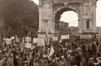 Арко Ди Тито (Арка Тита) В Риме, Италия Фотография, картинки, изображения и  сток-фотография без роялти. Image 33387718