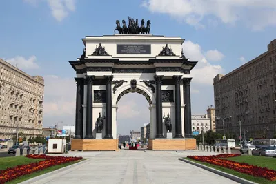 Триумфальная арка, достопримечательность, Москва, Кутузовский проспект —  Яндекс Карты