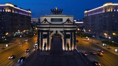 триумфальная арка на кутузовском проспекте в москве Редакционное Стоковое  Фото - изображение насчитывающей улица, город: 215926193