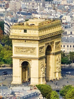 Триумфальная арка (Arc de triomphe de l'Etoile) в Париже