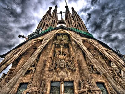 Архитектура Барселоны редакционное стоковое изображение. изображение  насчитывающей мозаика - 166260644