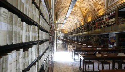 Тайны библиотеки Ватикана: Что хранят 85 километров засекреченных стеллажей  - АЗЕРТАДЖ